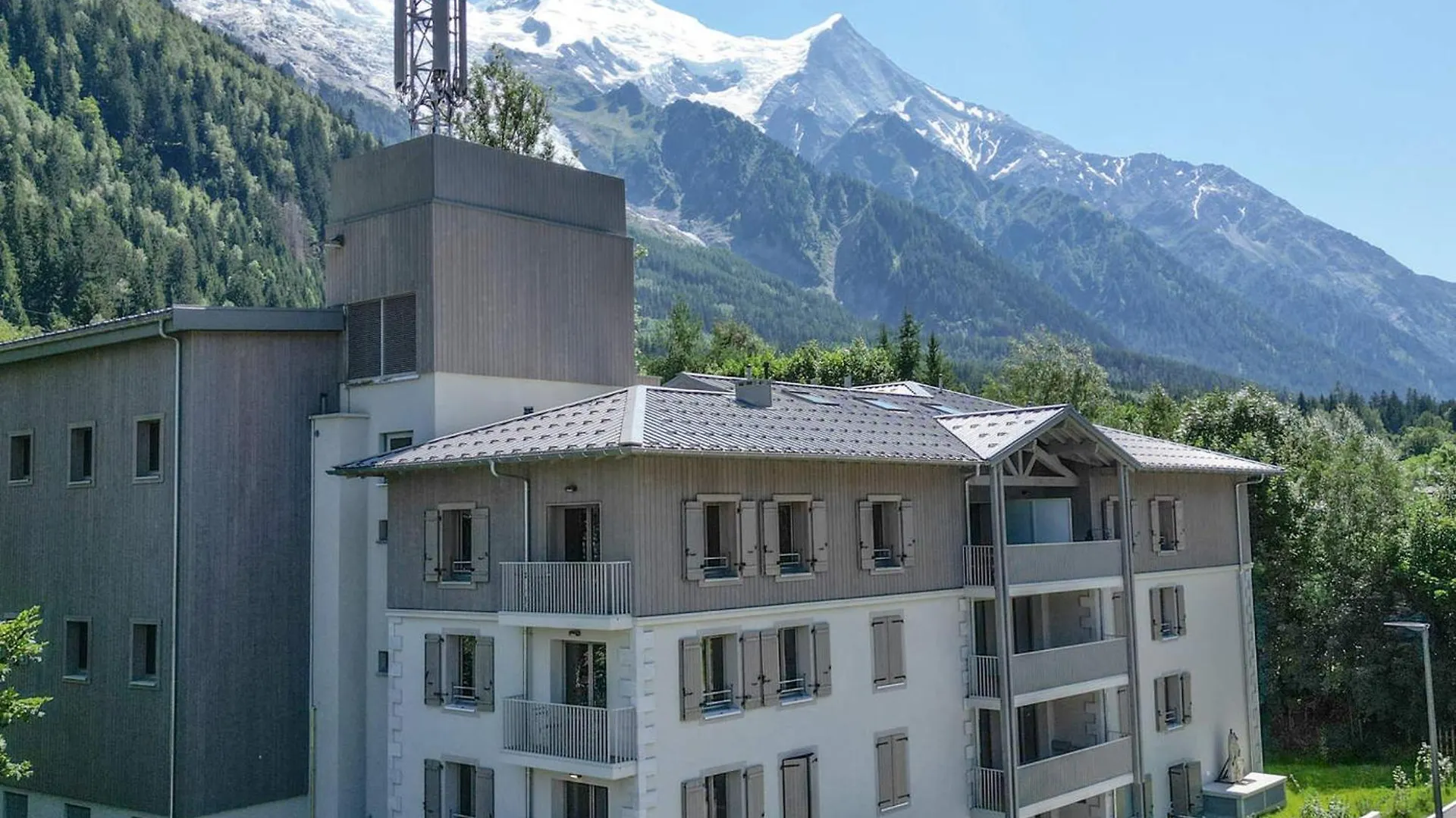 Appartement Moderne Avec Sauna, Balcon Et Parking A Chamonix - Fr-1-343-246 Apartment